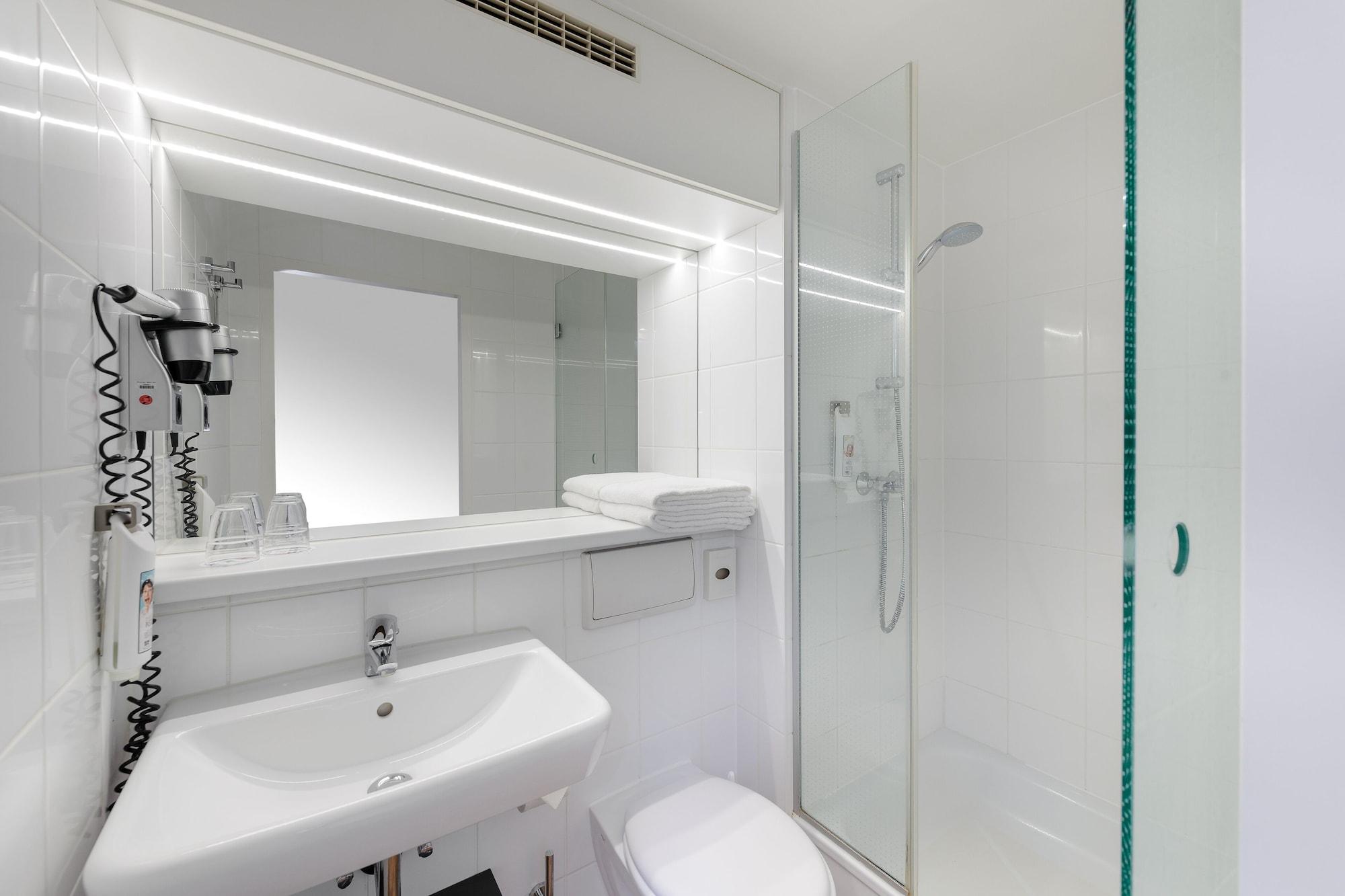 Ibis Hotel Frankfurt Messe West Франкфурт-на-Майне Экстерьер фото