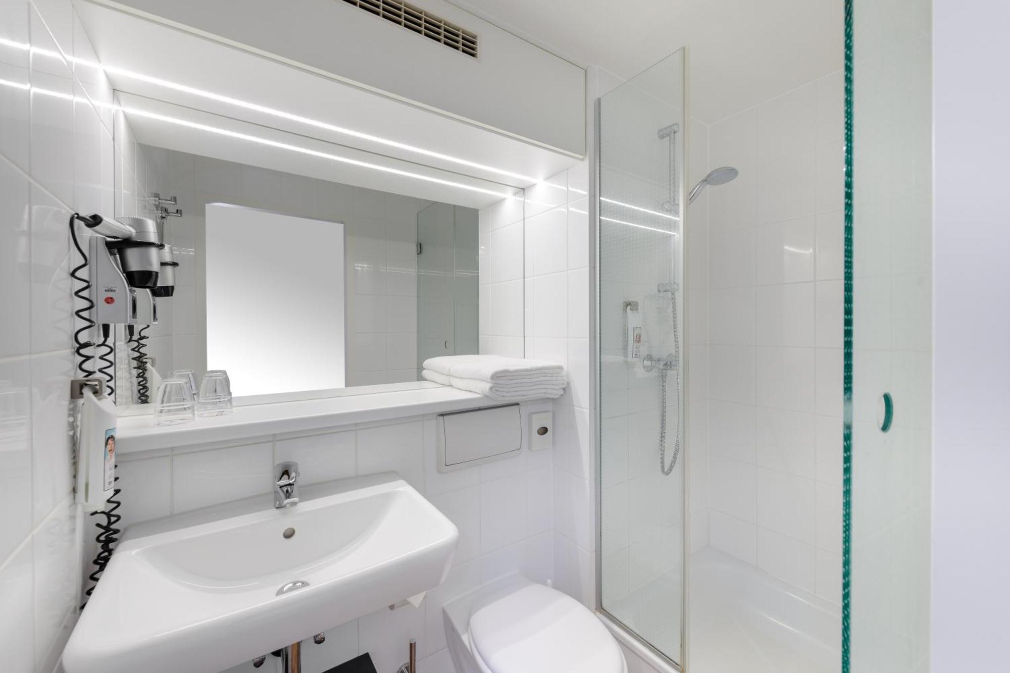 Ibis Hotel Frankfurt Messe West Франкфурт-на-Майне Экстерьер фото